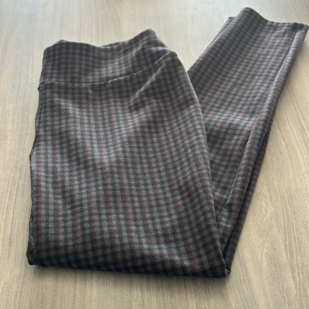 Counterparts Plaid Leggings - Picture 2 of 7
